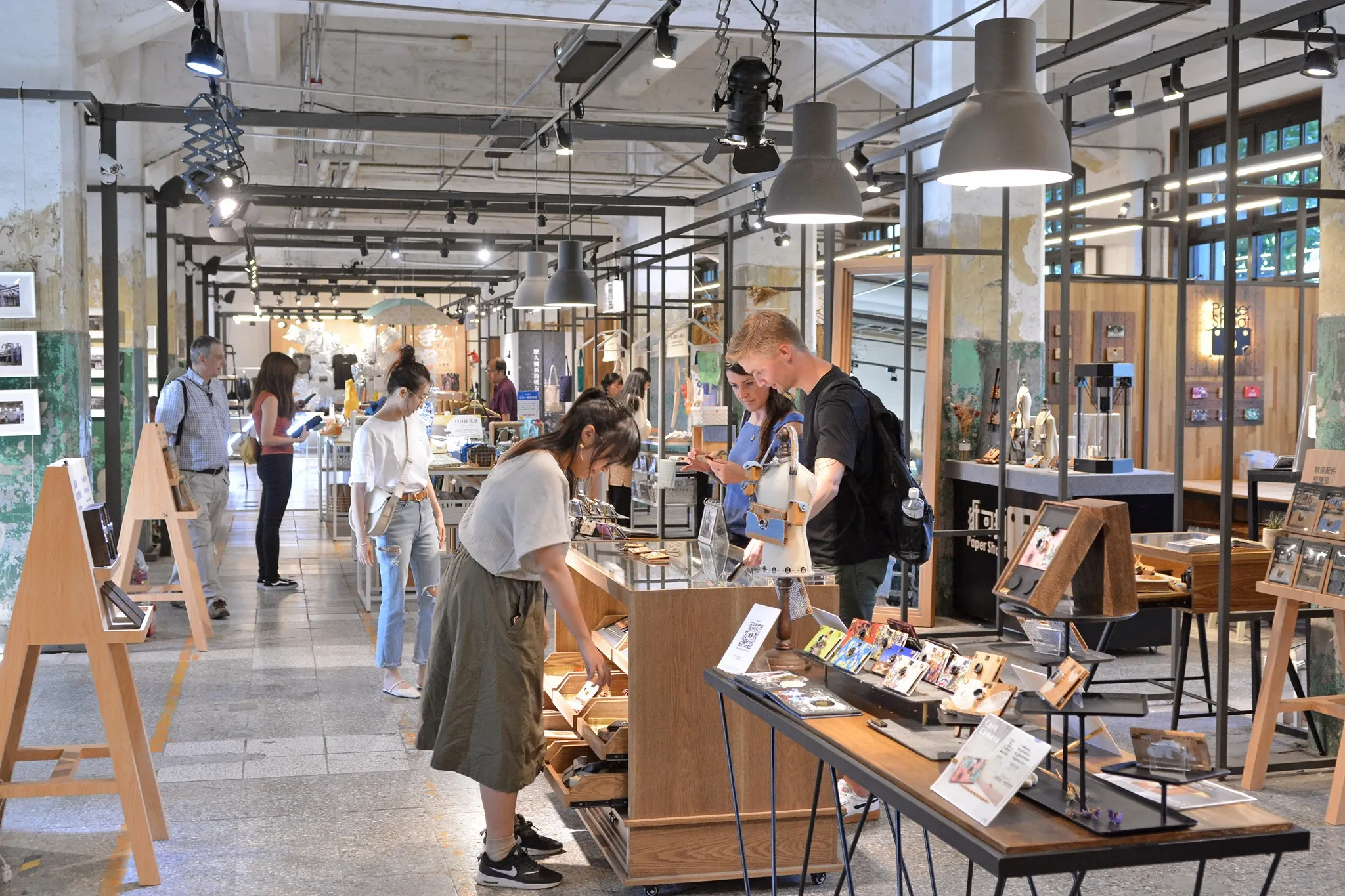 Stay at ILLUME TAIPEI and Stroll Taipei’s Creative Markets|Curated Picks & Stylish Shopping Routes 1 松菸文創「松市」