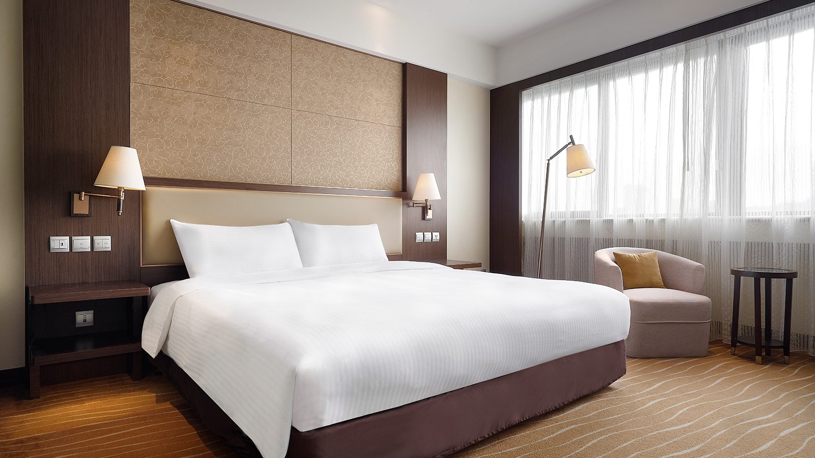 02_Rooms_8_Standard_King_1